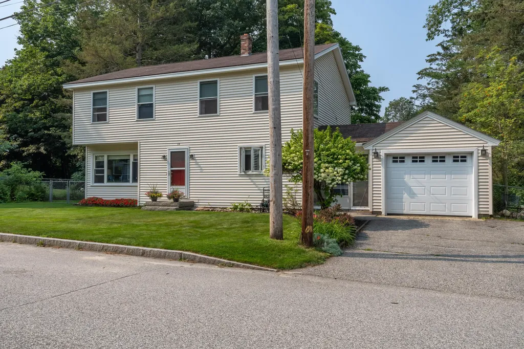 18 Fairview Court Auburn ME 04210