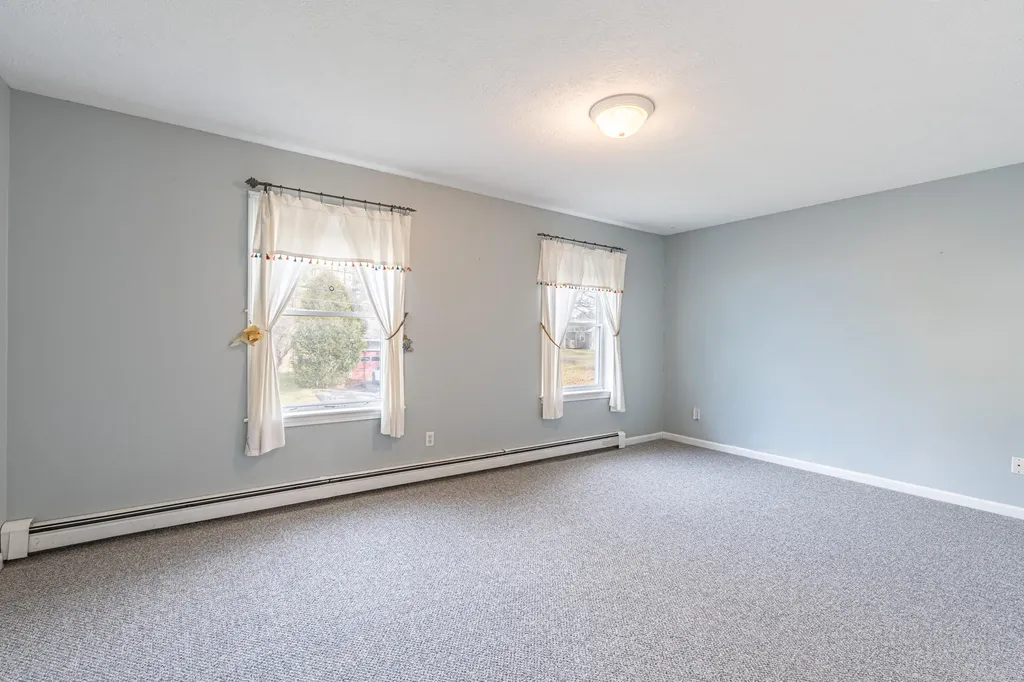 18 Fairview Court Auburn ME 04210