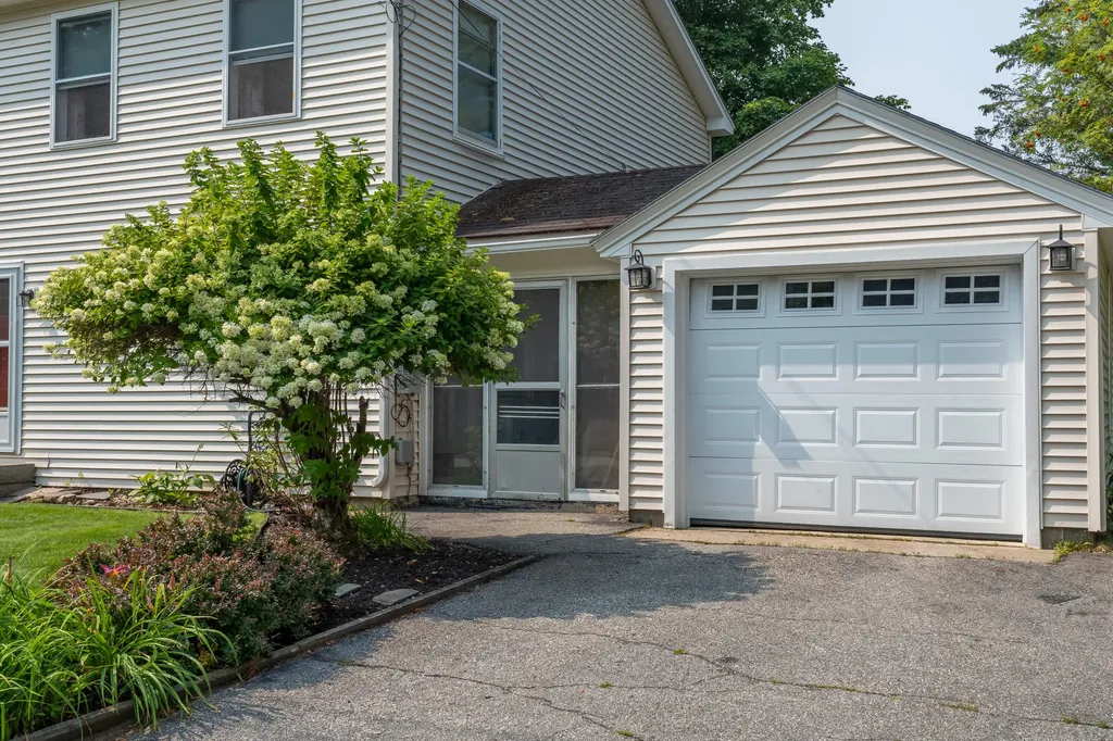 18 Fairview Court Auburn ME 04210