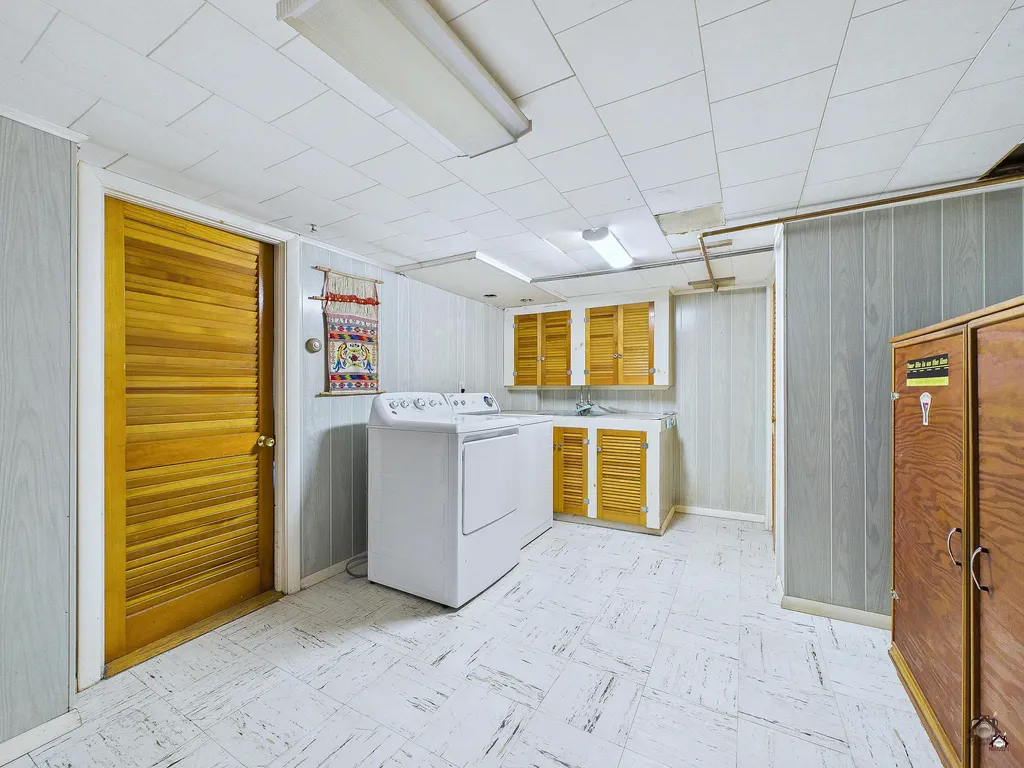 18 Fairview Court Auburn ME 04210