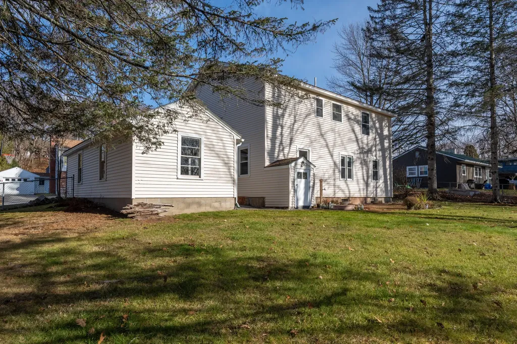 18 Fairview Court Auburn ME 04210