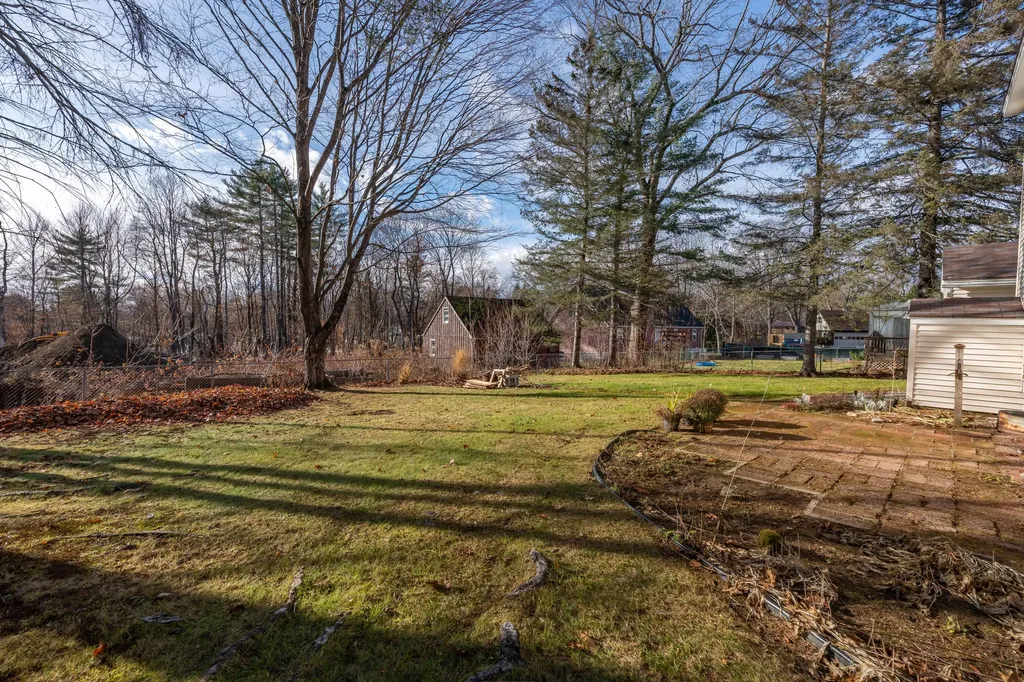 18 Fairview Court Auburn ME 04210