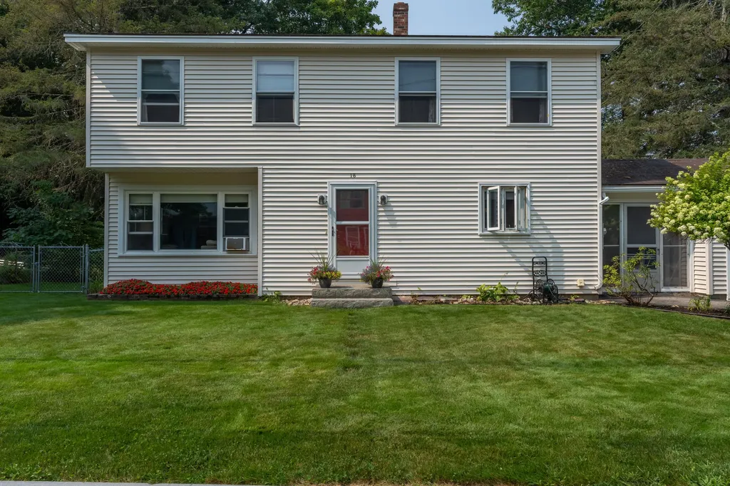 18 Fairview Court Auburn ME 04210