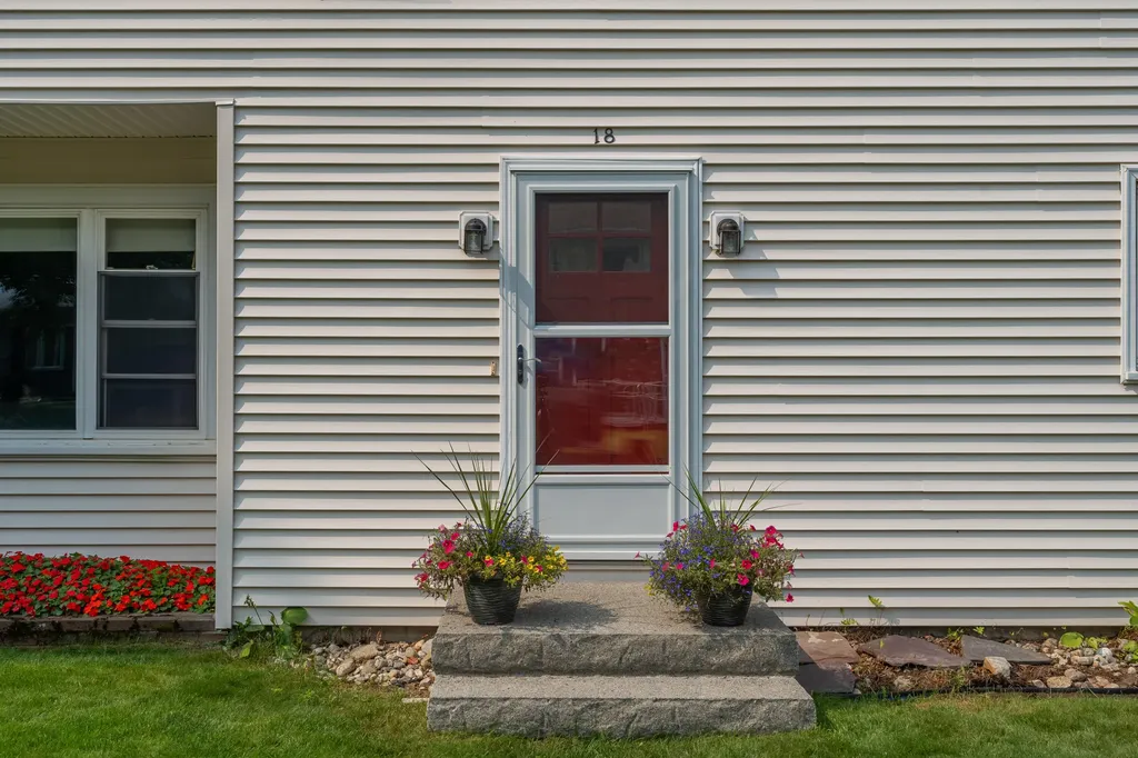 18 Fairview Court Auburn ME 04210