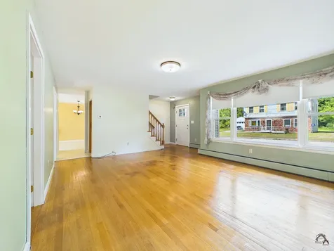 18 Fairview Court Auburn ME 04210