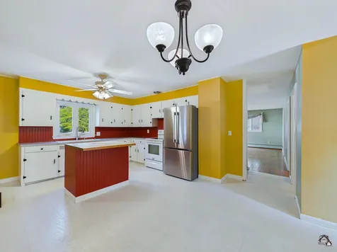 18 Fairview Court Auburn ME 04210