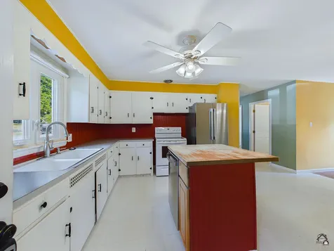 18 Fairview Court Auburn ME 04210