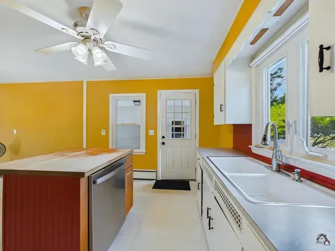 18 Fairview Court Auburn ME 04210