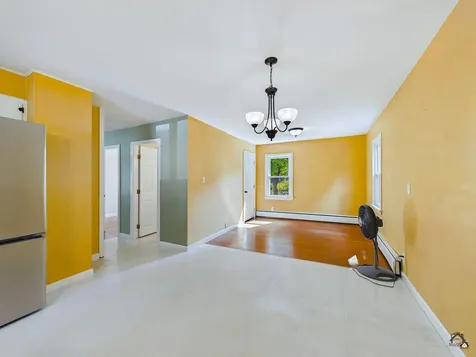 18 Fairview Court Auburn ME 04210