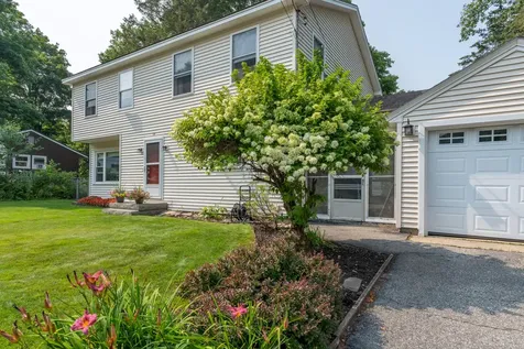 18 Fairview Court Auburn ME 04210