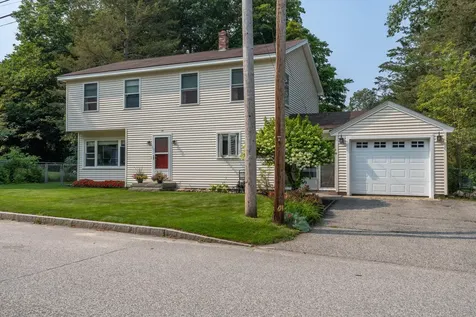 18 Fairview Court Auburn ME 04210