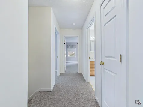 18 Fairview Court Auburn ME 04210