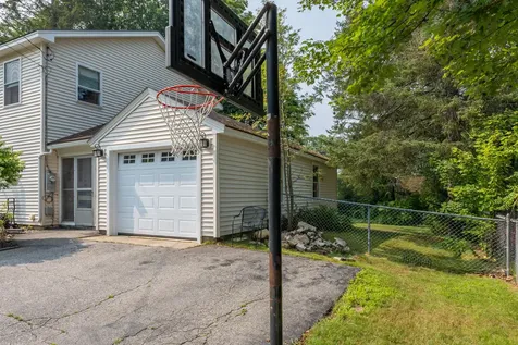 18 Fairview Court Auburn ME 04210
