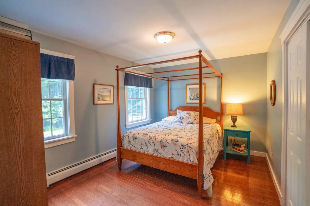 38 Lakeside Drive Falmouth ME 04105
