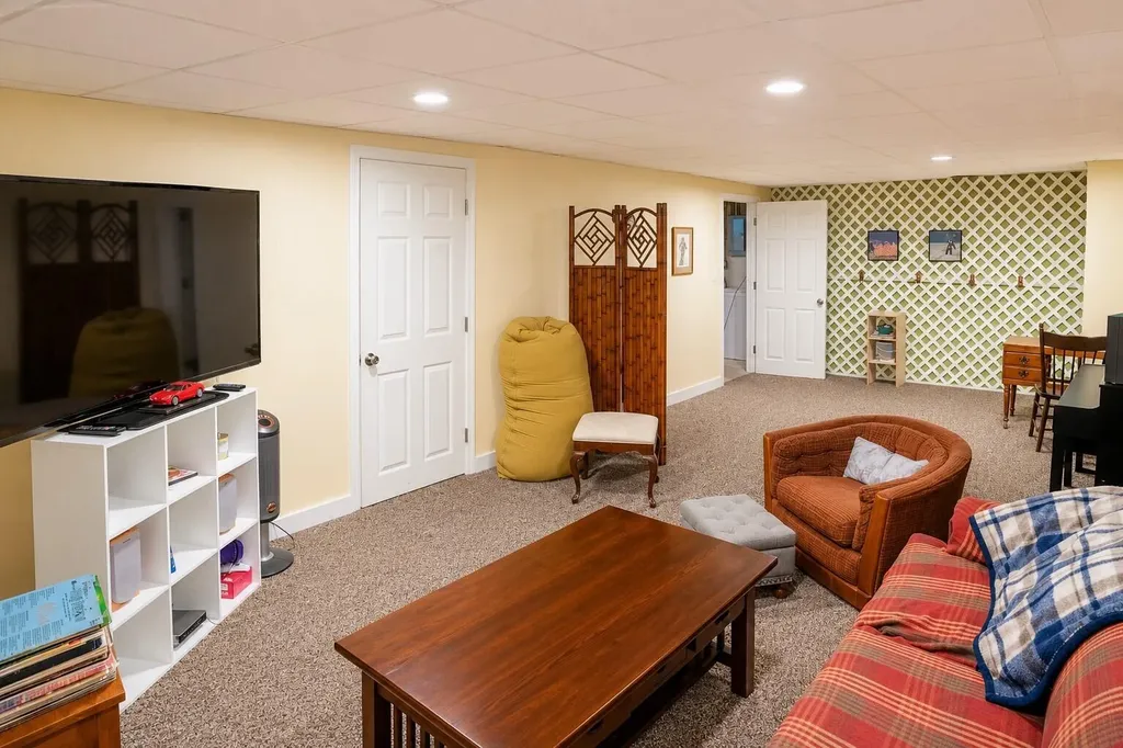 38 Lakeside Drive Falmouth ME 04105