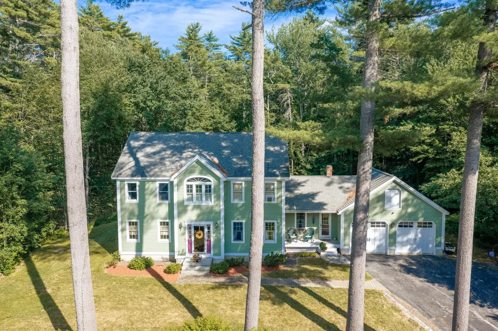 38 Lakeside Drive Falmouth ME 04105