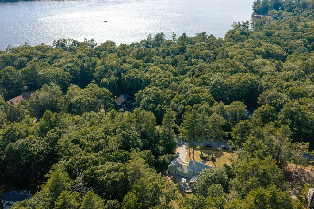 38 Lakeside Drive Falmouth ME 04105