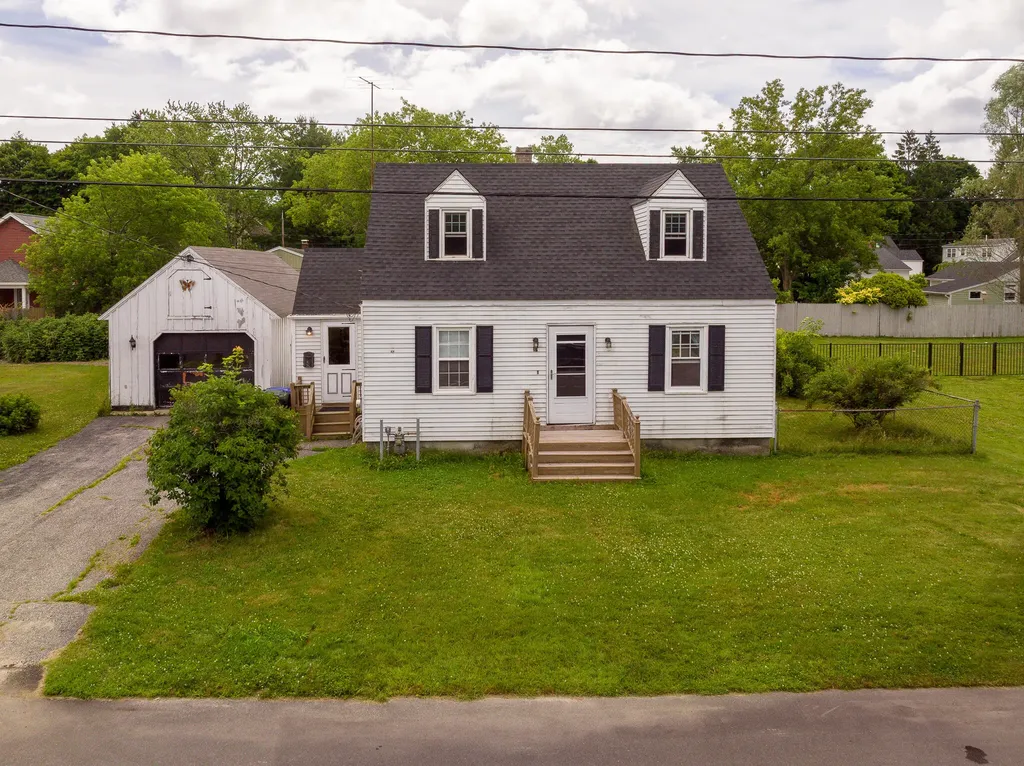 38 Bonnybriar Road South Portland ME 04106