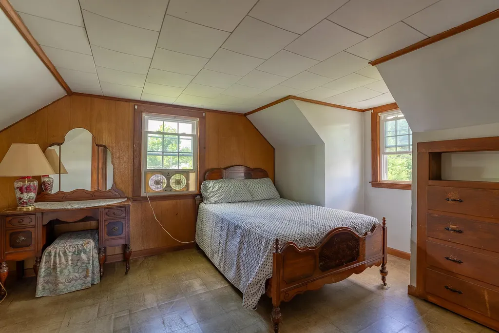 38 Bonnybriar Road South Portland ME 04106