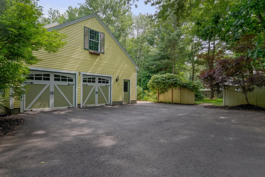 25 Sumac Drive Brunswick ME 04011