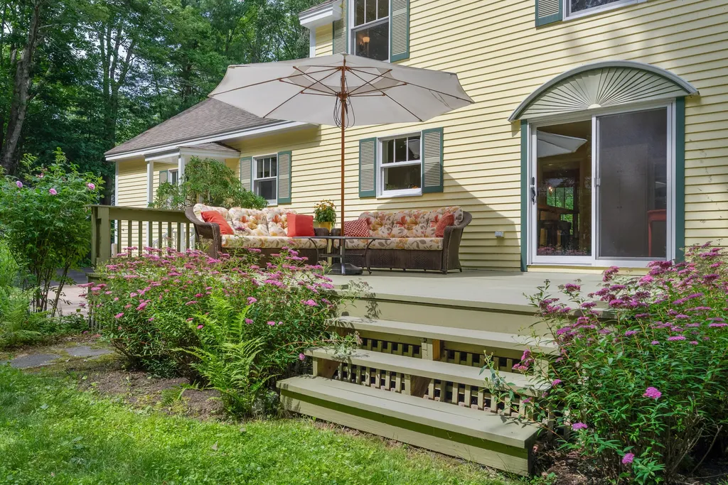 25 Sumac Drive Brunswick ME 04011