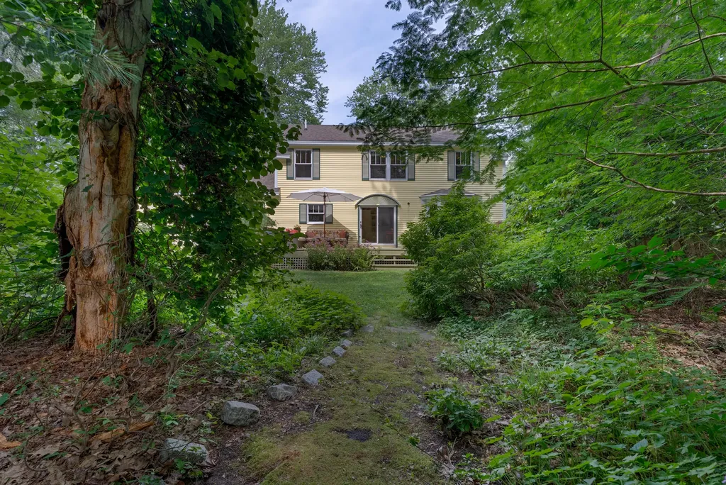 25 Sumac Drive Brunswick ME 04011