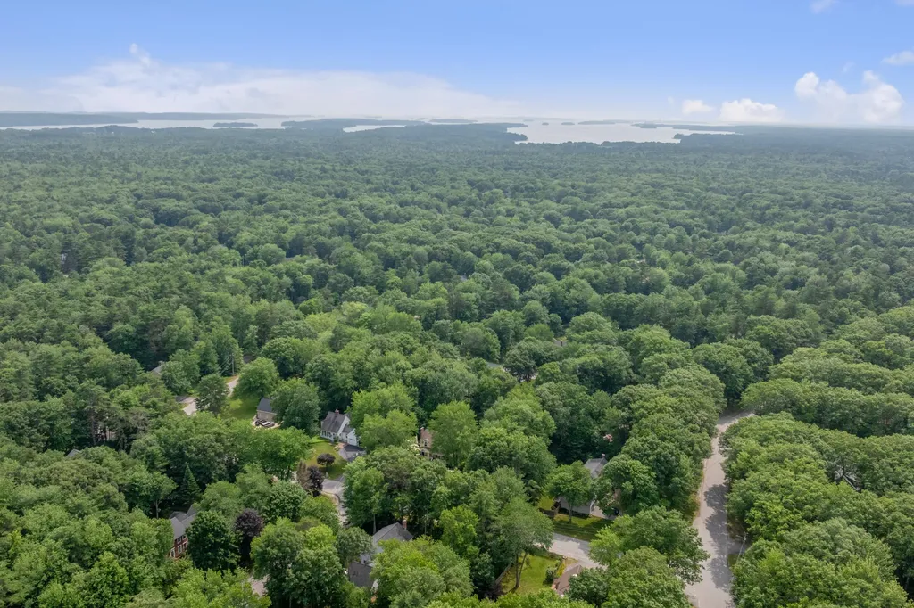 25 Sumac Drive Brunswick ME 04011