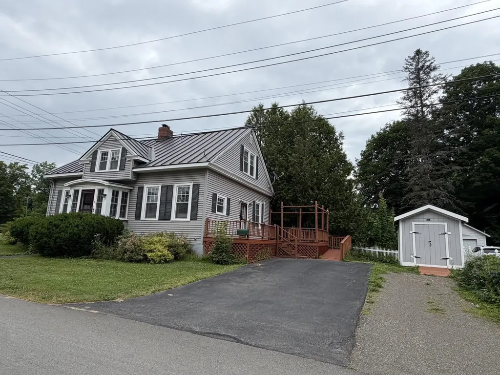 2 Pleasant Court Houlton ME 04730