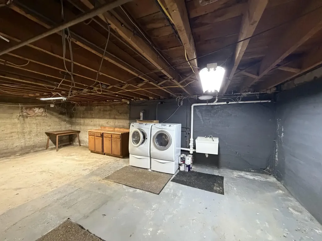2 Pleasant Court Houlton ME 04730