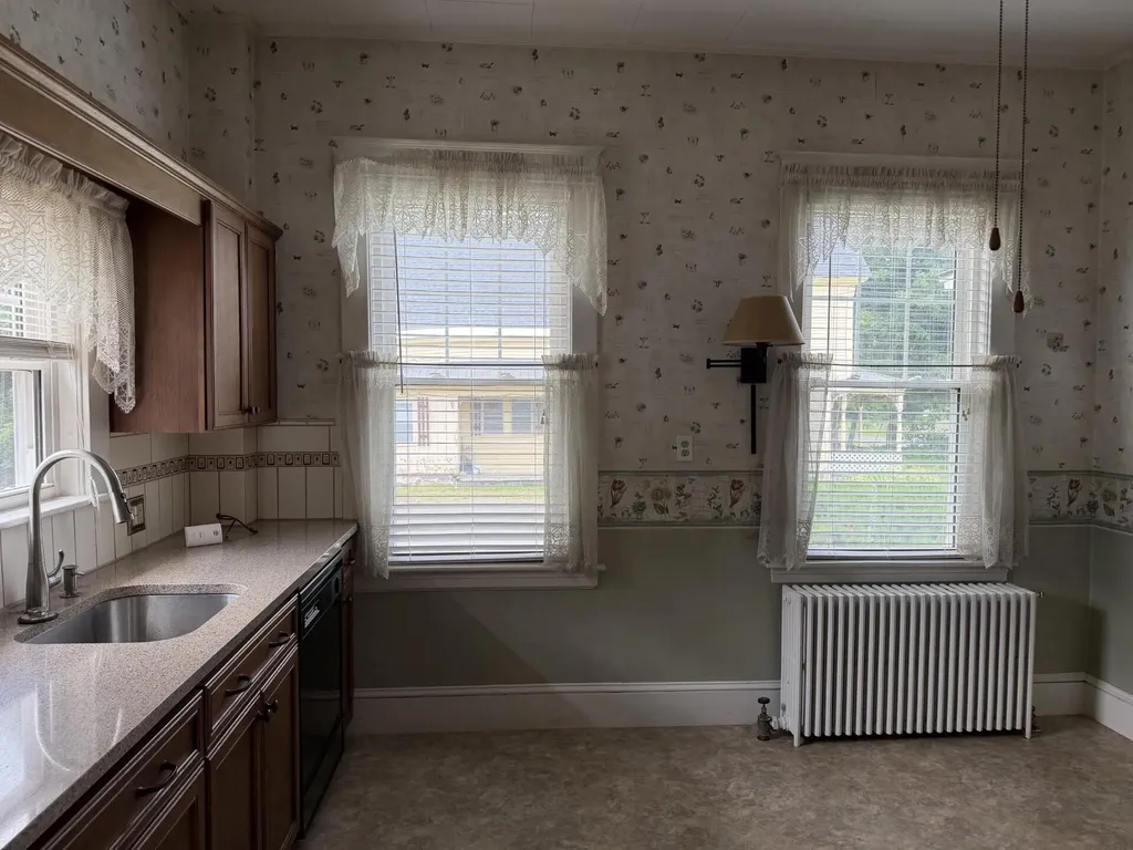 2 Pleasant Court Houlton ME 04730