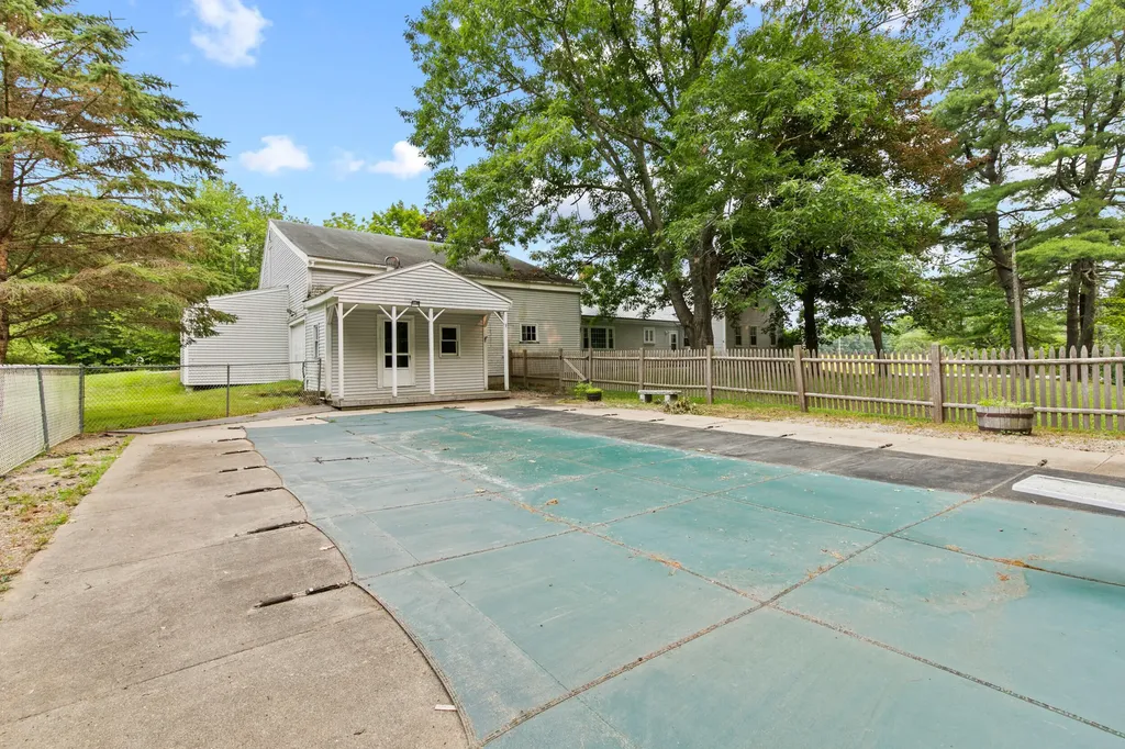 902 Long Plains Road Buxton ME 04093
