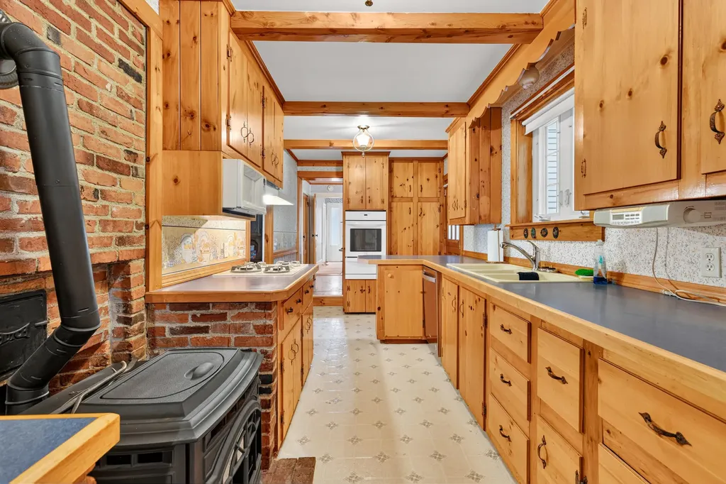 902 Long Plains Road Buxton ME 04093