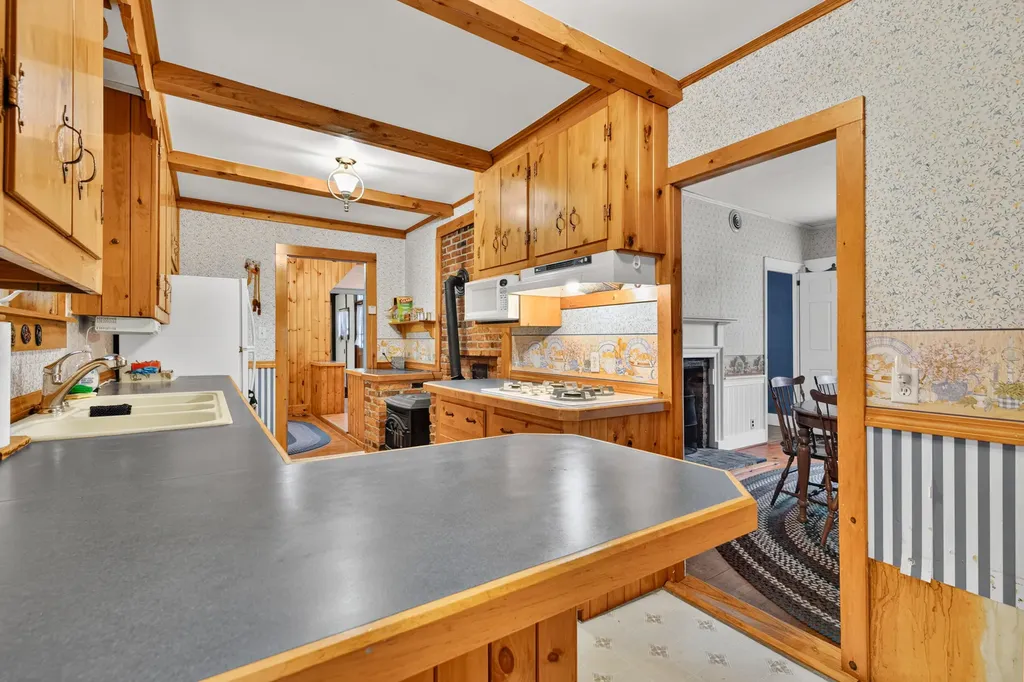 902 Long Plains Road Buxton ME 04093