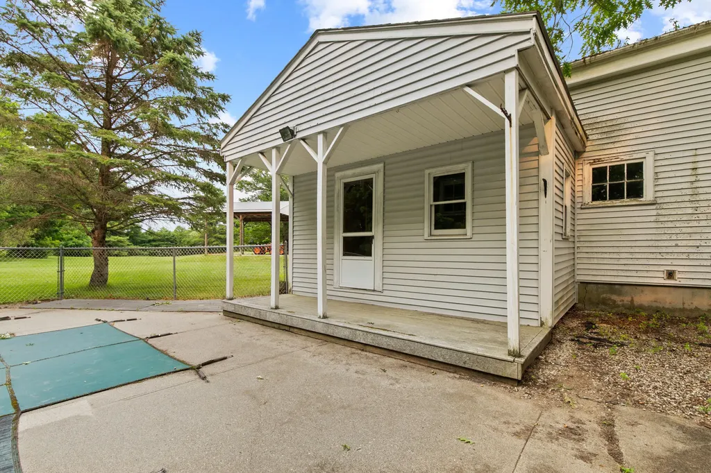902 Long Plains Road Buxton ME 04093