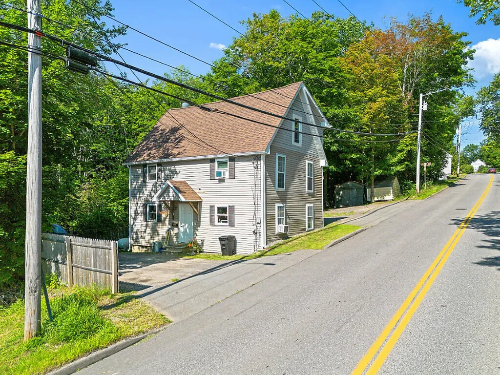 16 Northern Avenue Farmingdale ME 04344