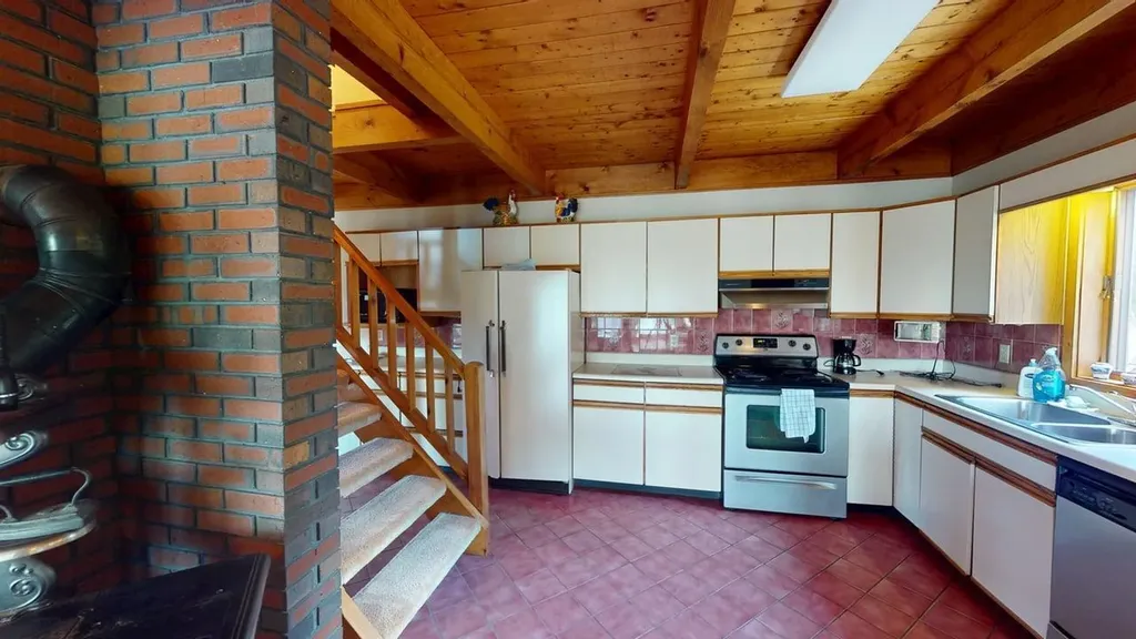 63 Fisher Road Holden ME 04429