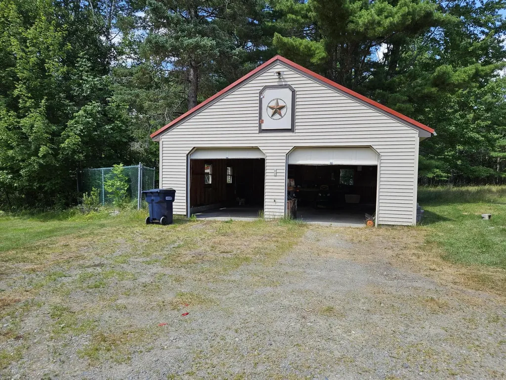 63 Fisher Road Holden ME 04429