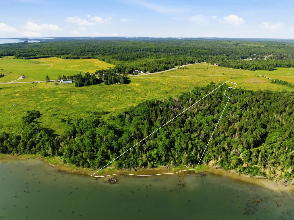 18 Middle Ground View Jonesport ME 04649