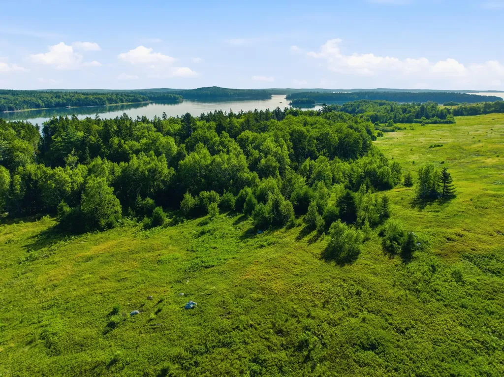 18 Middle Ground View Jonesport ME 04649