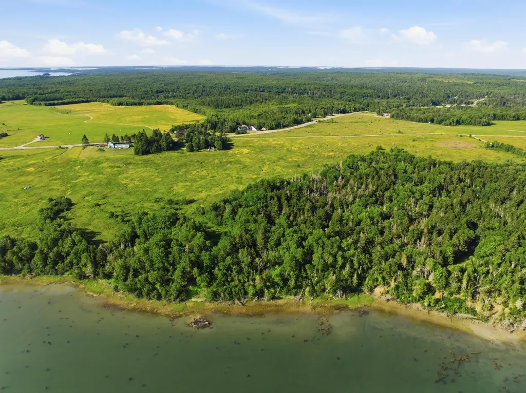 18 Middle Ground View Jonesport ME 04649