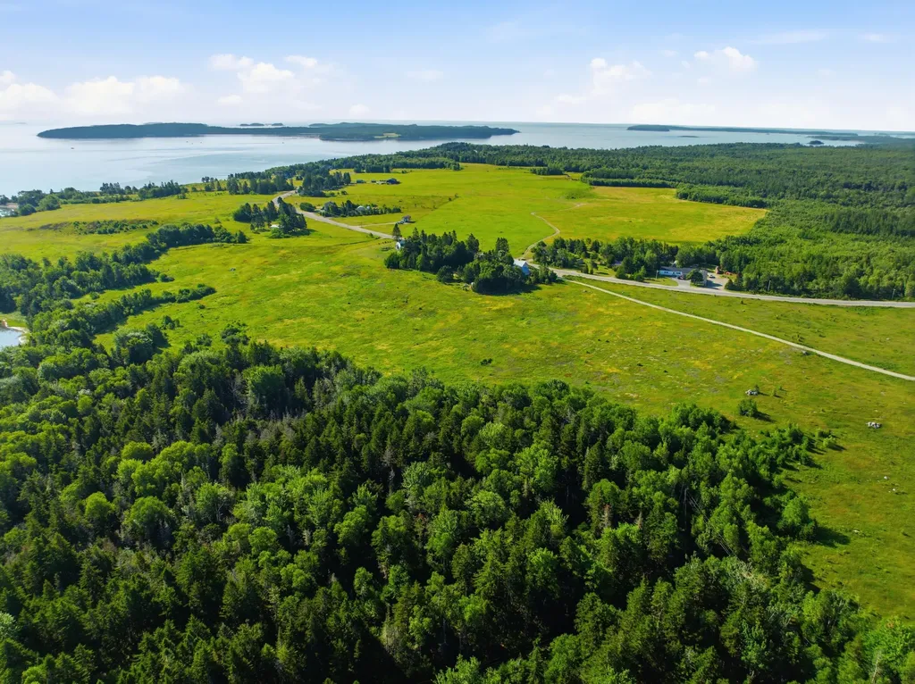 18 Middle Ground View Jonesport ME 04649
