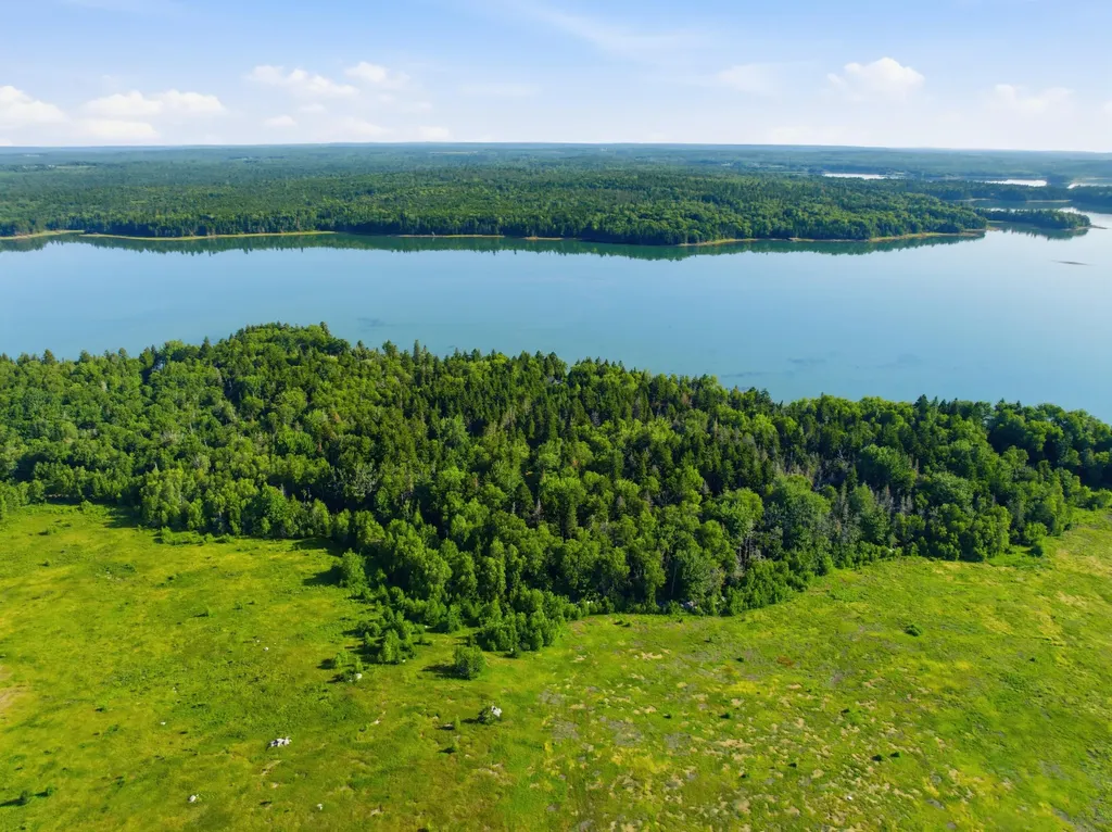 18 Middle Ground View Jonesport ME 04649