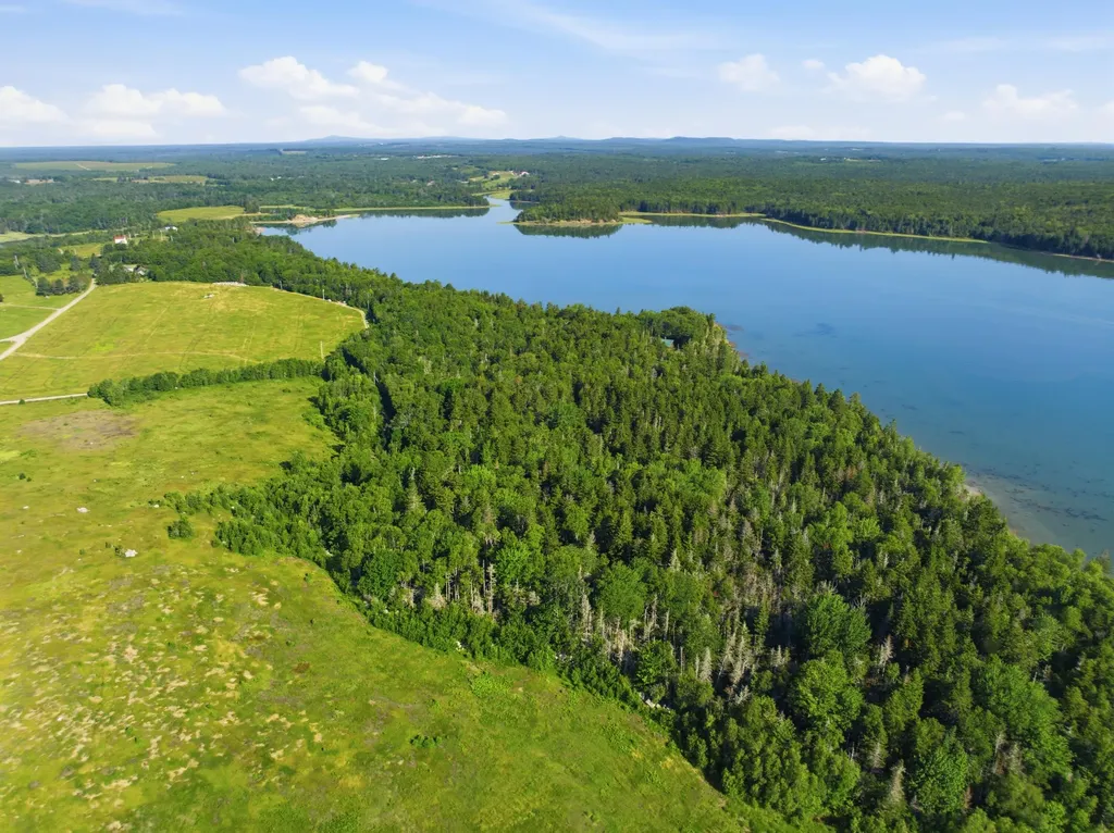 18 Middle Ground View Jonesport ME 04649
