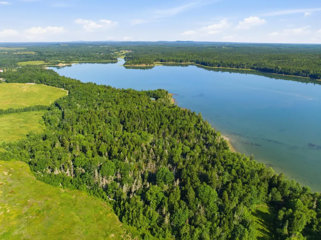 18 Middle Ground View Jonesport ME 04649