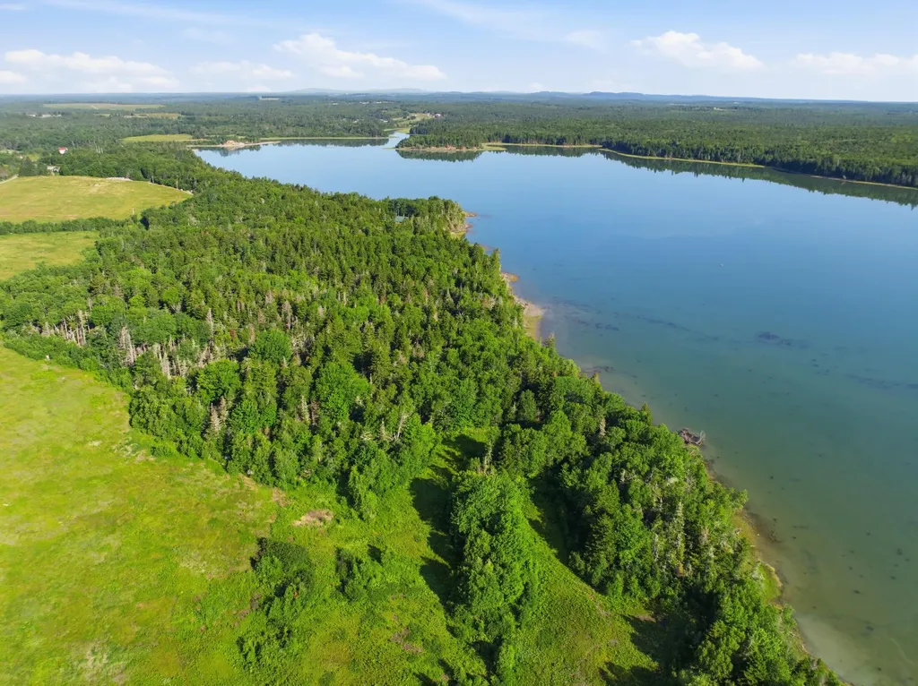 18 Middle Ground View Jonesport ME 04649