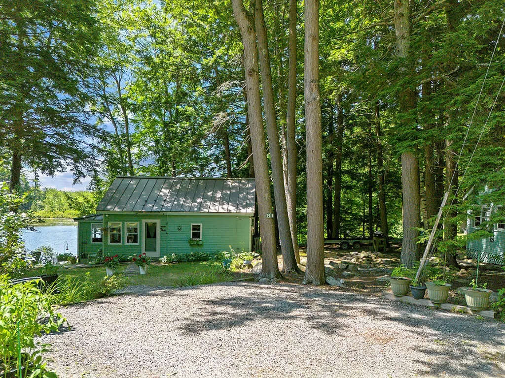 217 Lakewood Estates Rome ME 04963