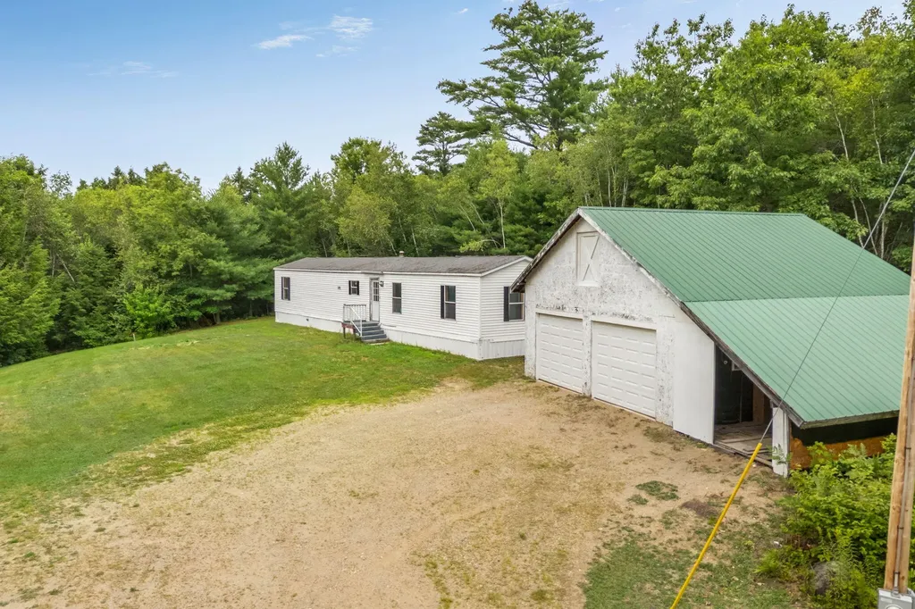 914 Pond Road Wales ME 04280