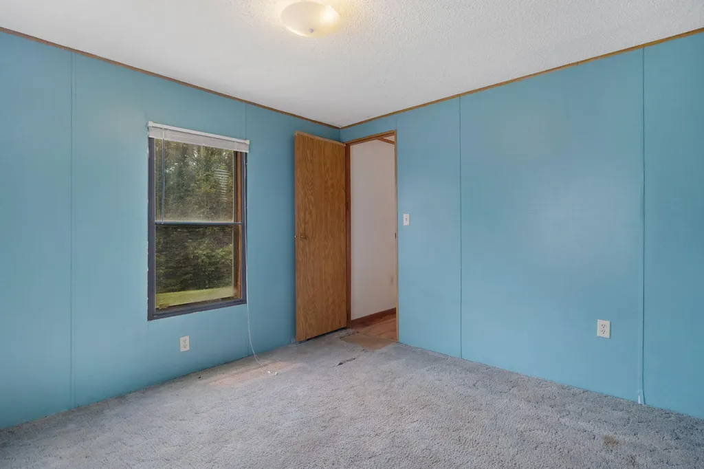 914 Pond Road Wales ME 04280