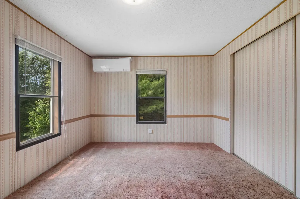 914 Pond Road Wales ME 04280