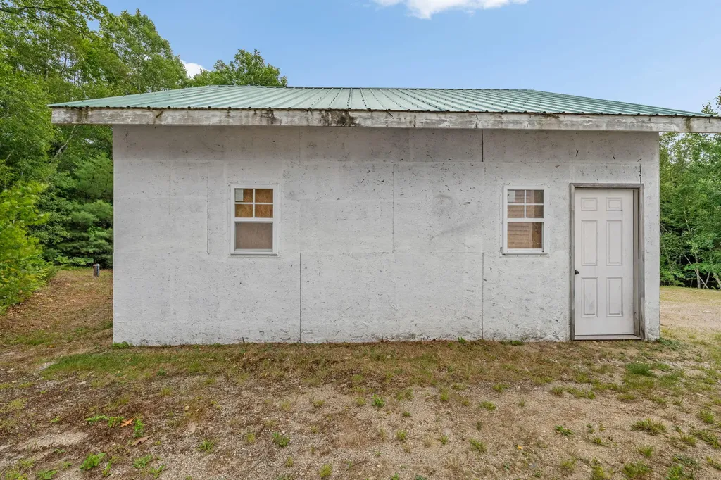 914 Pond Road Wales ME 04280